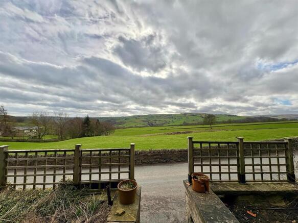 Bramleys Estate Agents - Springfield Terrace - Hal