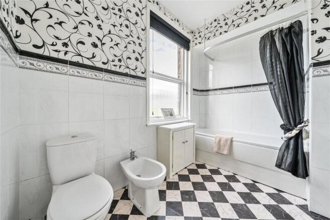 3 bed Terraced for sale Image 9