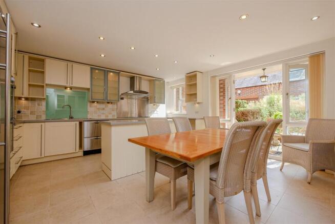 Kitchen/Dining Room