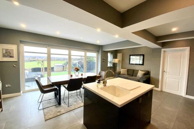 open plan family/liv