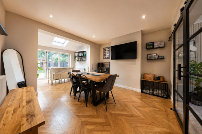 3 bed Semi-Detached for sale Image 9