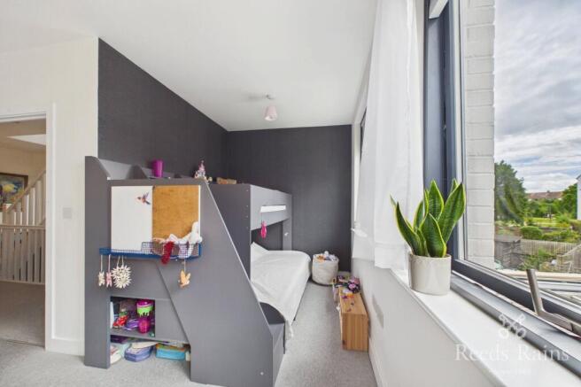 3 bed Semi-Detached for sale Image 10