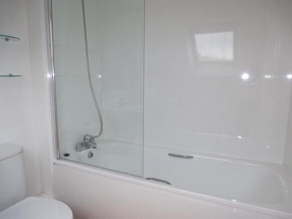 Bathroom 1.JPG