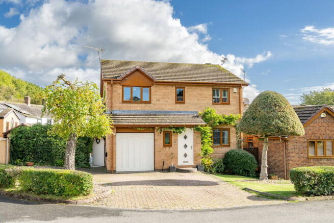 4-bed detached on Black Horse Close, Silkstone Common, Barnsley, S75 4SB, £475,000