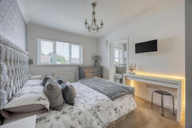 12_WOODSIDE_AVE_LENZIE_011.JPEG