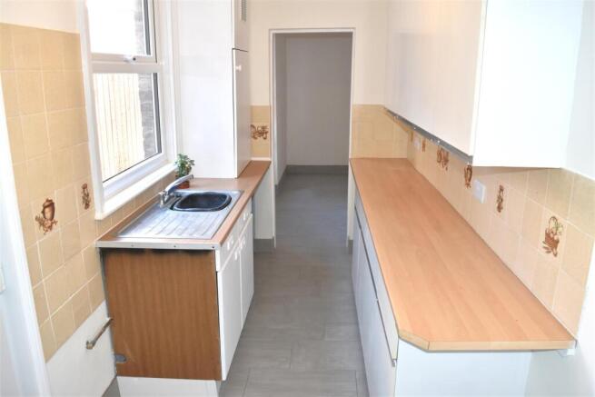 3 bed Terraced for sale Image 5