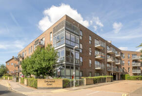Flat 8, 53 Dreywood Court, Squirrels Heath Lane, Romford RM2 6EW