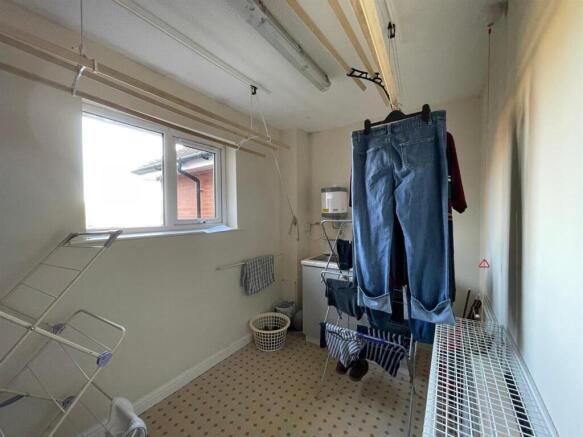 2 bed Apartment for sale Image 11
