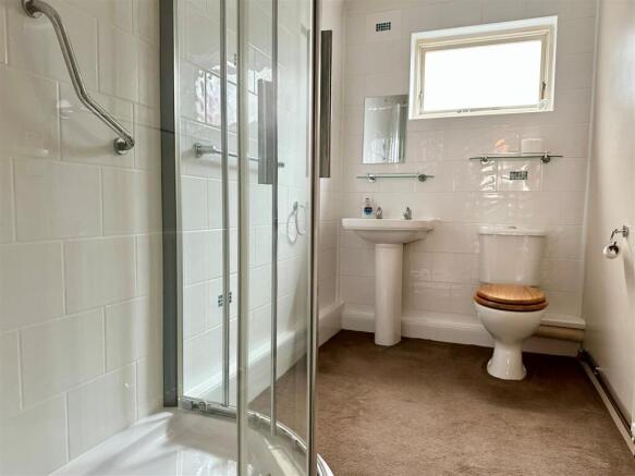 Shower Room.jpg