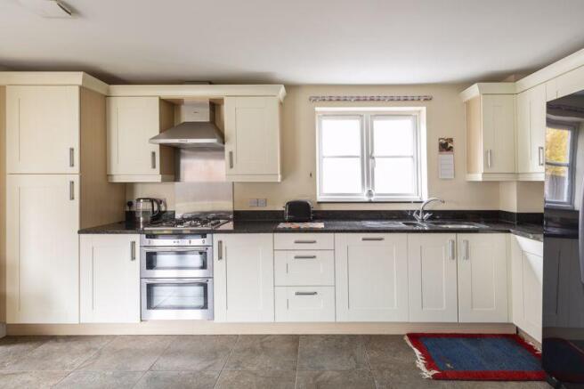 Kitchen / Dini...