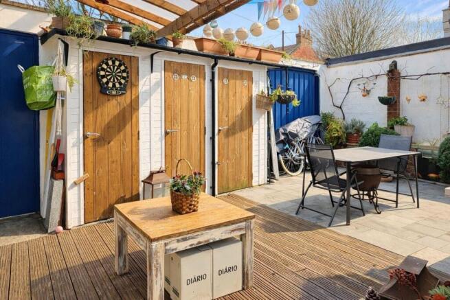 House for sale in Plaistow, E13 By Barrain London 