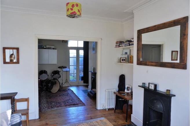 Lounge/Dining Room