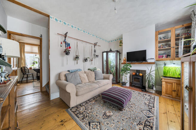 1372054-5-69023fc...