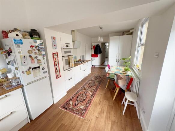 Kitchen_Dining room (1).jpg