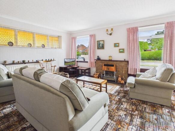 Sitting/Dining Room