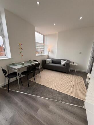 1 bed Apartment to rent Image 4
