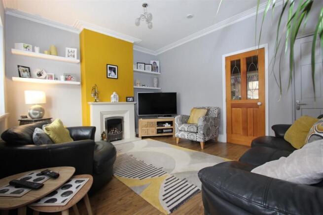 Living Room..jpg