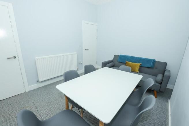 5 bed Private Halls to rent Image 7