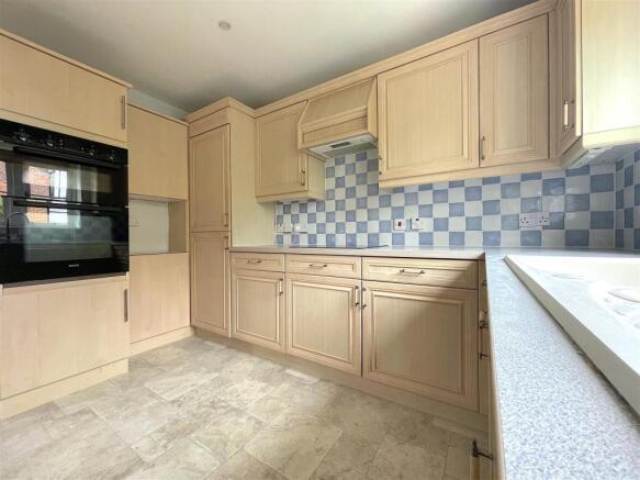 Kitchen (4).jpeg