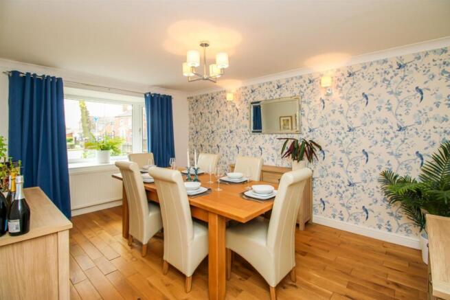 4 bed Detached for sale Image 10