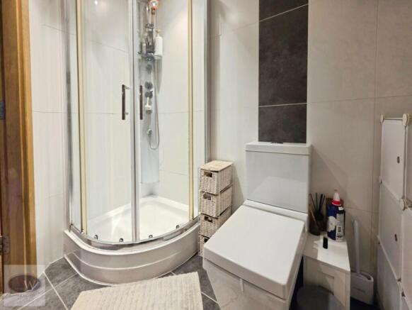 2 bed Penthouse for sale Image 12