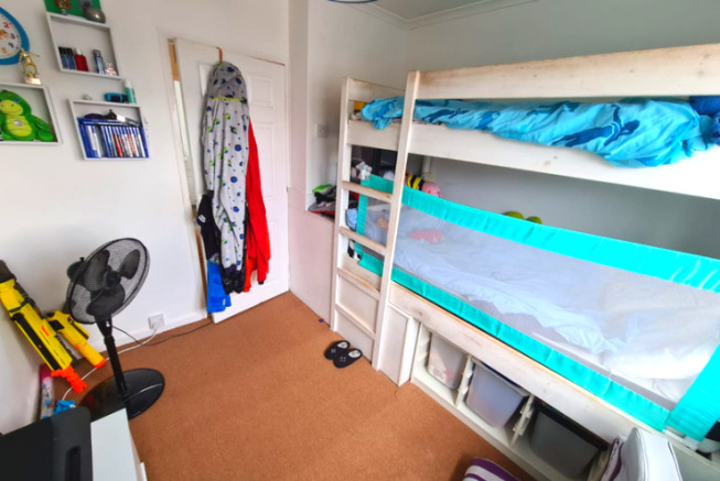 Photo 10