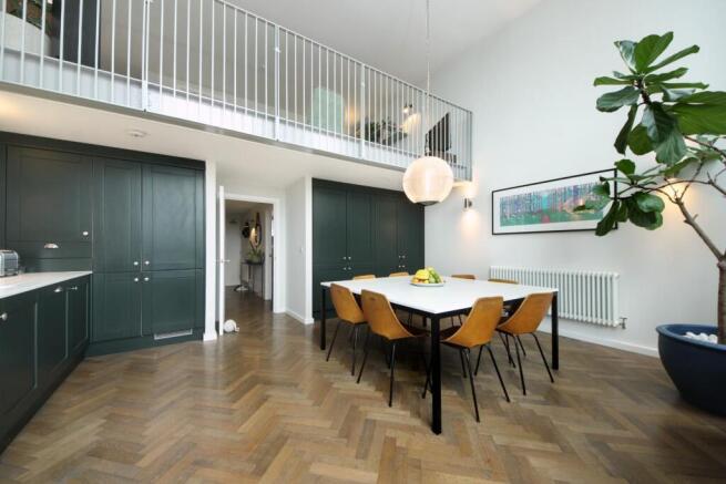 Gv-105 Issigonis House (14).jpg