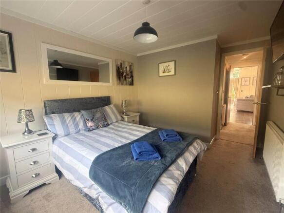 2 bed Mobile Home for sale Image 8