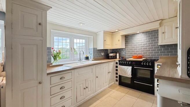 Kitchen/dining ro...
