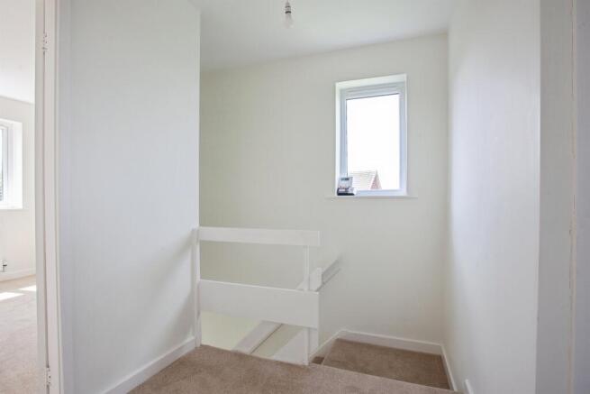 3 bed Semi-Detached for sale Image 9