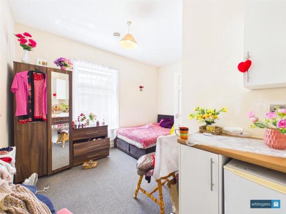 4 bed Terraced for sale Image 12