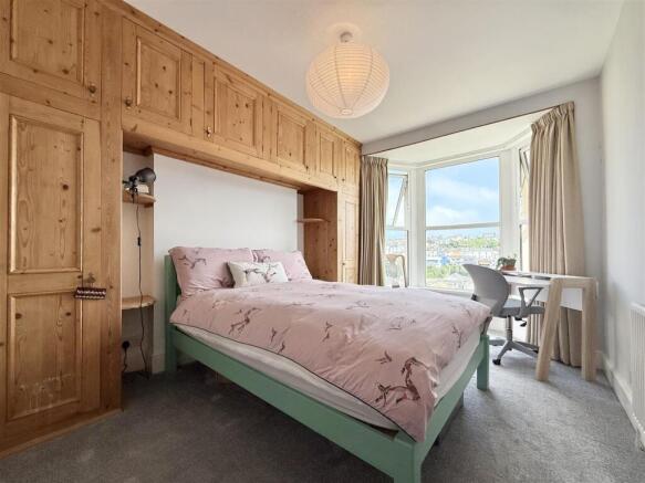 Bed 1.JPG
