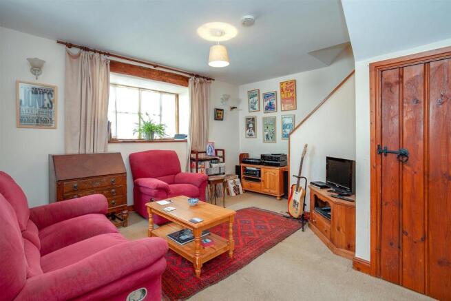 Living Room 1.jpg
