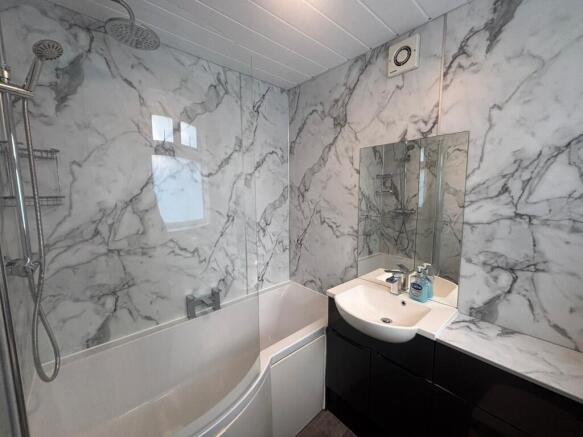 3 bed Terraced for sale Image 9
