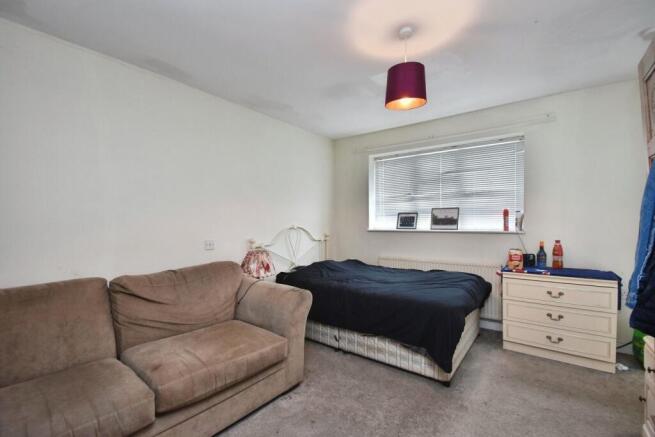 6 bed Detached for sale Image 8
