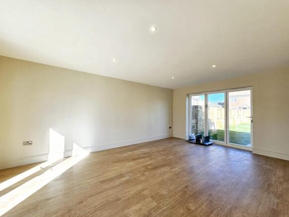 3 bed House for sale Image 5