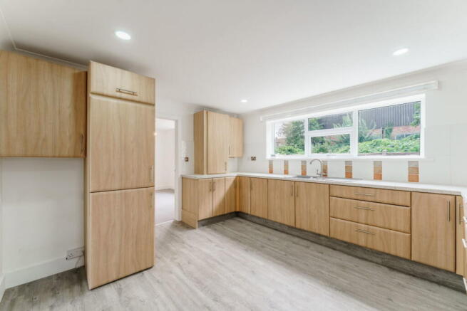 4 bed Detached for sale Image 6