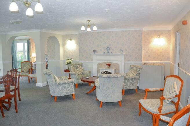 COMMUNAL LOUNGE