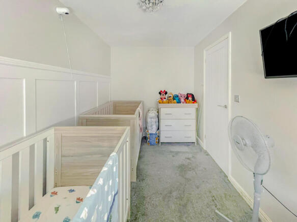 4 bed Semi-Detached for sale Image 11