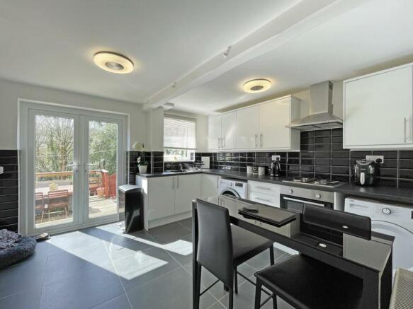Kitchen 3.jpg