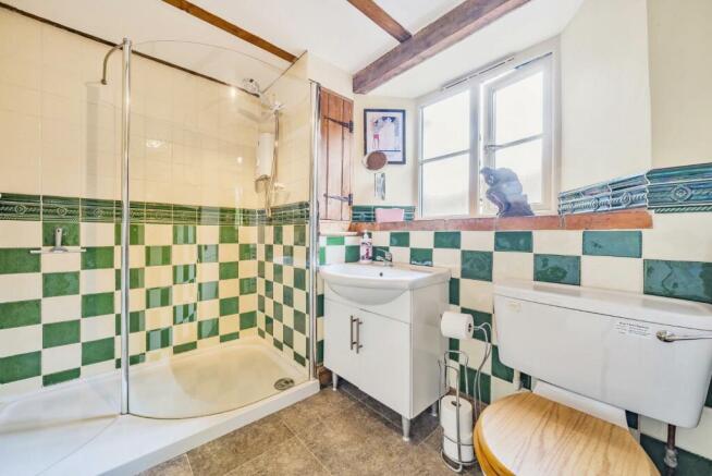 SHOWER ROOM.jpg