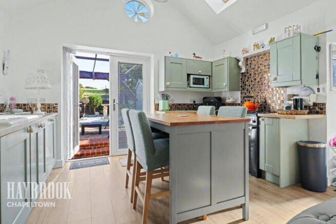 3 bed Bungalow for sale Image 8