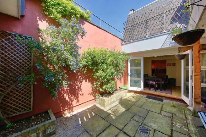 2_camborne_mews_image2_17384_4.jpg