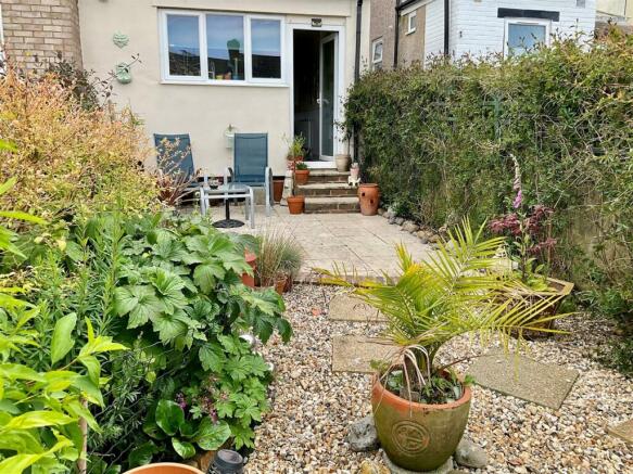 rear garden2.jpg