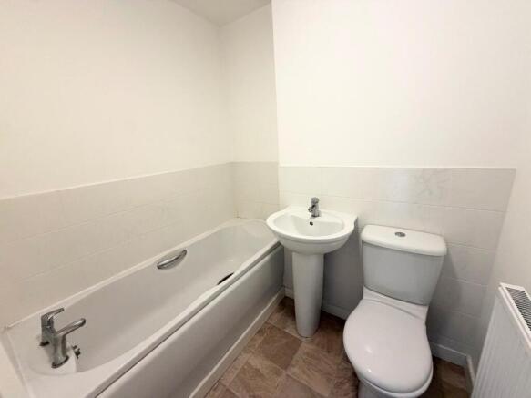 2 bed Semi-Detached for sale Image 8