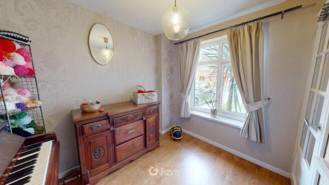 4 bed Detached for sale Image 9
