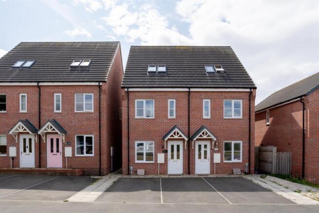3 bed Semi-Detached for sale in birdforth