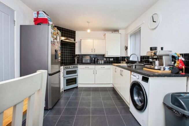 High Hazles Drive, HUTHWAITE, Nottinghamshire, NG17 photo 4