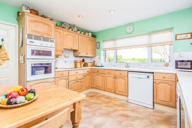 Kitchen/breakfast ro