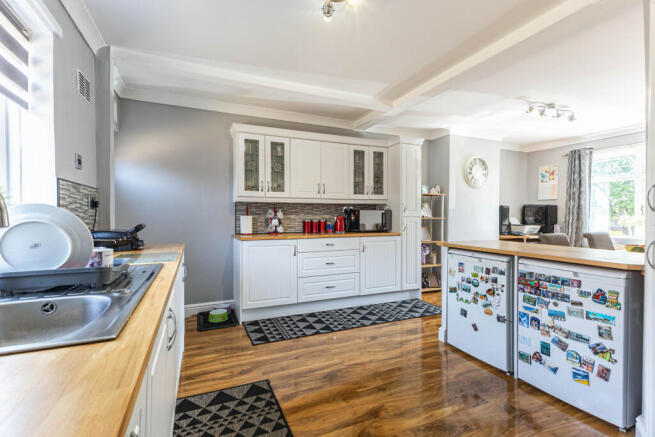 3 bed Semi-Detached for sale Image 4